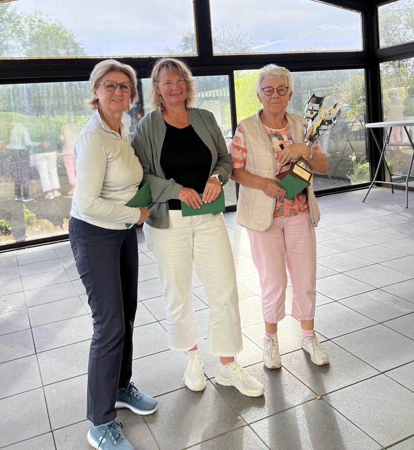 Clubmeisterschaft Seniorinnen: Christina Metyk (2.), Sylke Hecker (3.), Ute Oeste (1.)